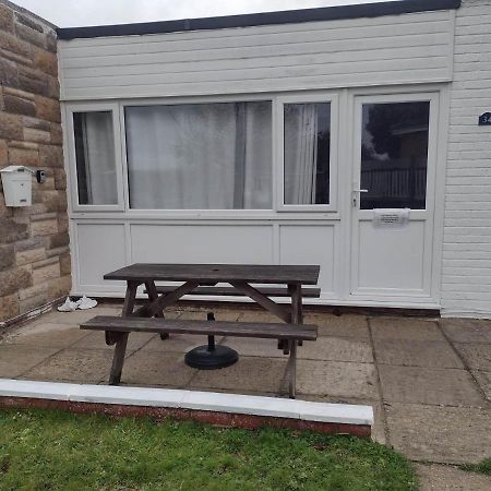Holiday Chalet Cowes Isle Of Wight Gurnard Exterior photo
