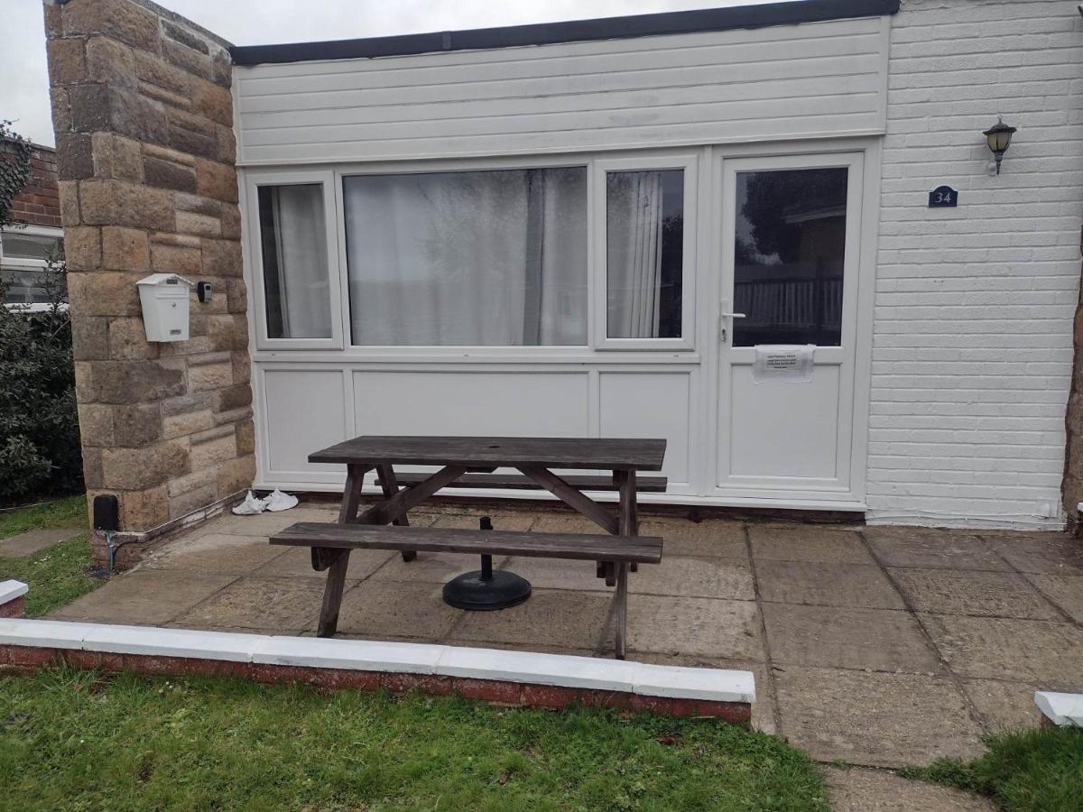 Holiday Chalet Cowes Isle Of Wight Gurnard Exterior photo